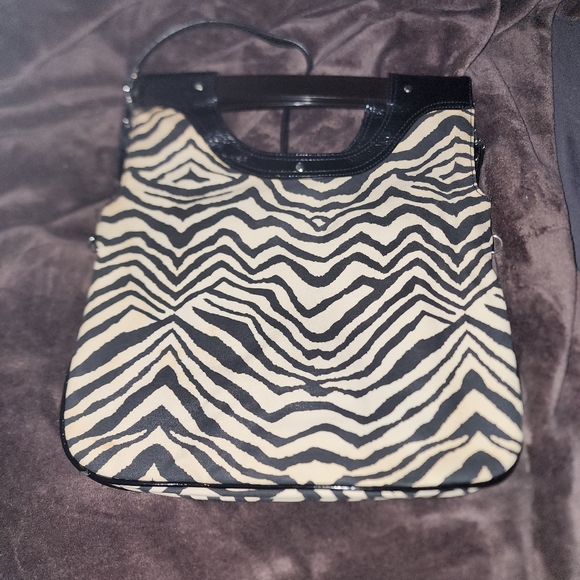 Purse - Picture 2 of 8